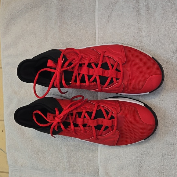 NIKE Paul George Basketball shoes University Red Black EUC * Mens Size 12 - Picture 2 of 6
